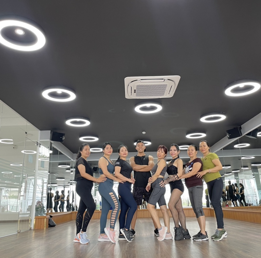 LỚP ZUMBA 